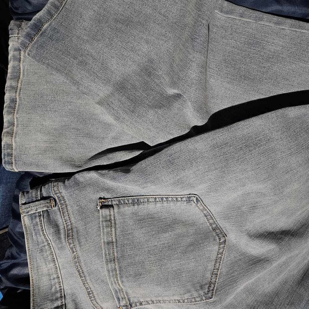 Gloria Vanderbilt Women's Light Gray Straight Leg Jeans